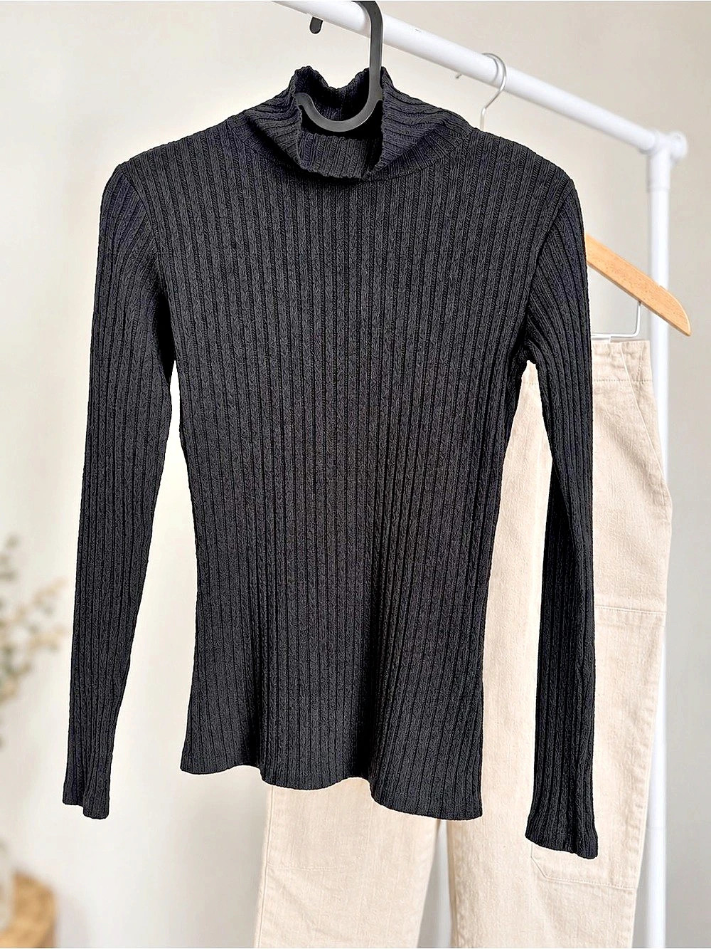 Bundle - Dynamite Ribbed Mock Neck Long Sleeve Top Black WITH icone beige pants